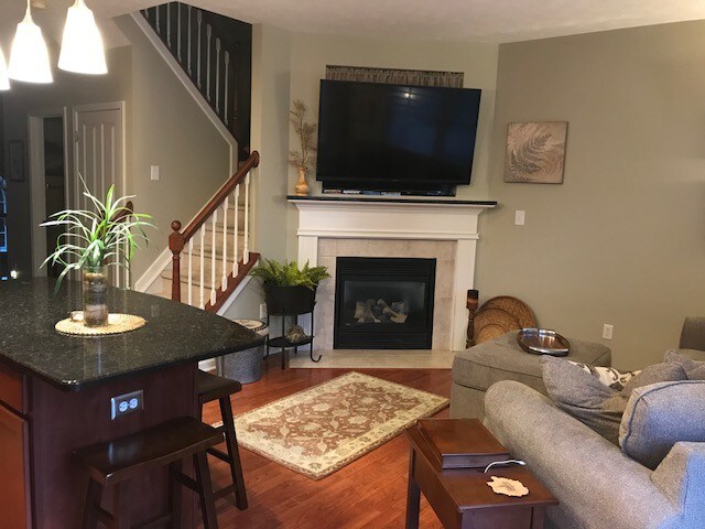 Building Photo - 351 Autumn Dr