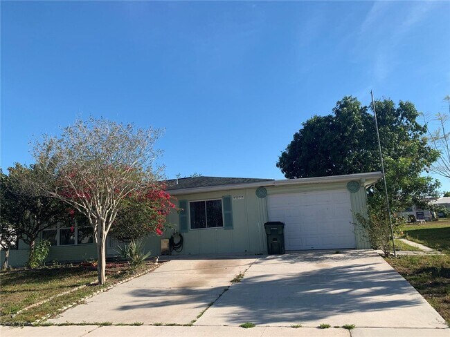 Foto del edificio - 8477 Fay Ave