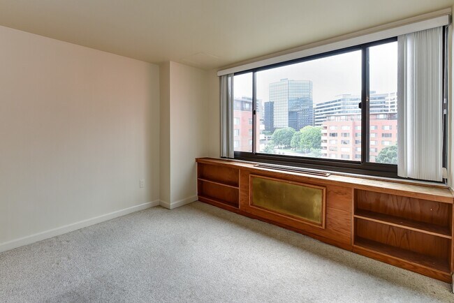 Foto del edificio - Spacious & Bright Studio at River Place East