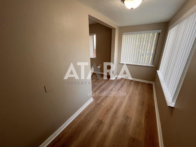 Building Photo - 745 E 3155 S