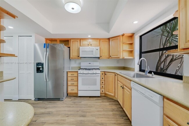 Building Photo - 10516 SW 112th Ave