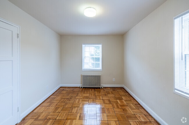 2BR, 1BA - 960SF - Primary Bedroom - Belvedere Apartments