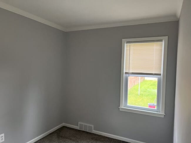 Foto del edificio - 1380 Riverbank St