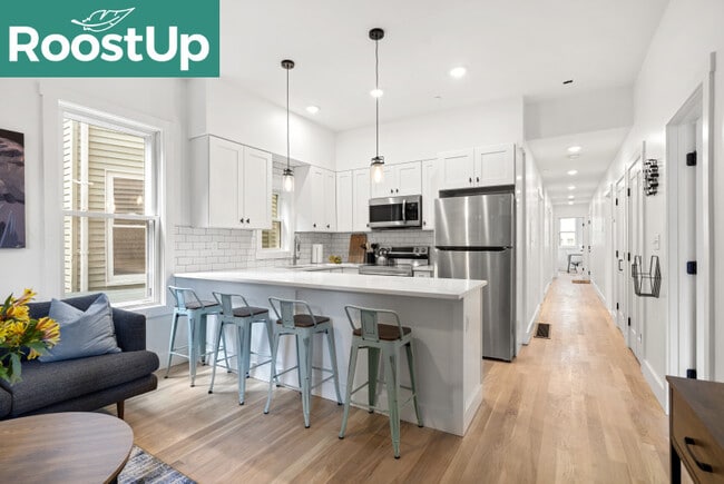 Building Photo - Furnished Bedroom with Private Bath in South Boston