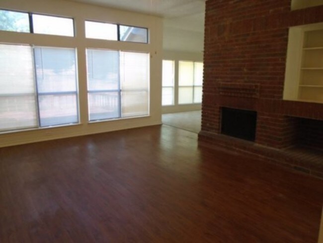 Foto del edificio - 4333 Baldwin St