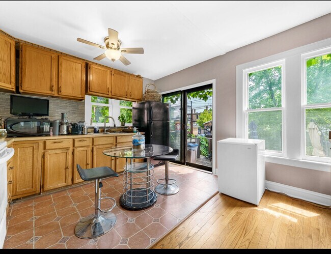 Cocina abierta para comer - 11349 S Saint Lawrence Ave