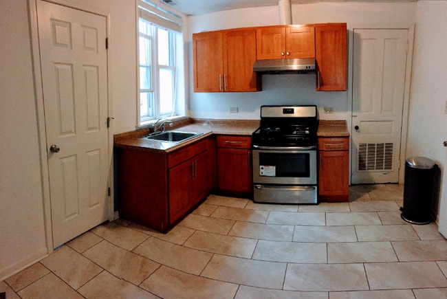 Building Photo - 254 W 31st St