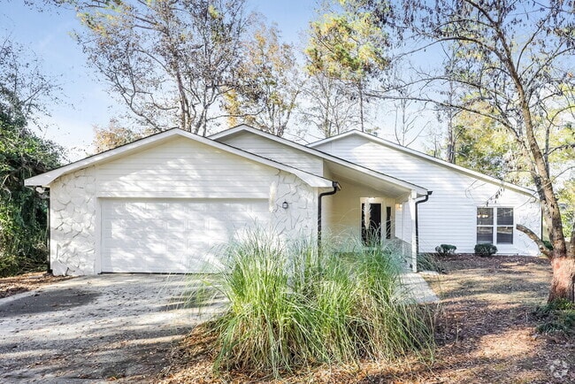 Building Photo - 8449 Willows Terrace