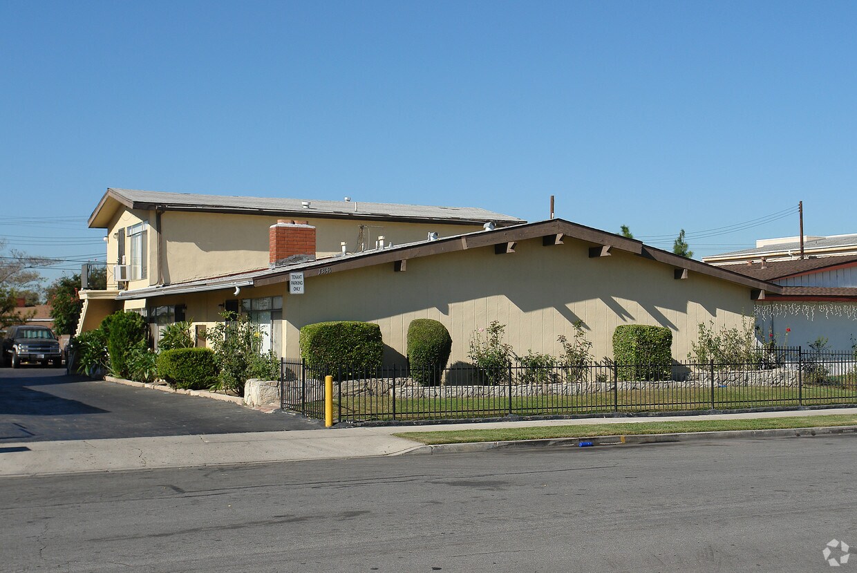 Primary Photo - 13141 Adland St