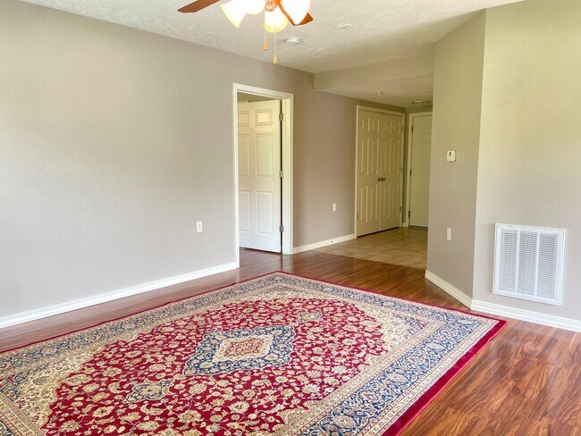 Building Photo - Condominium in FoxPointe