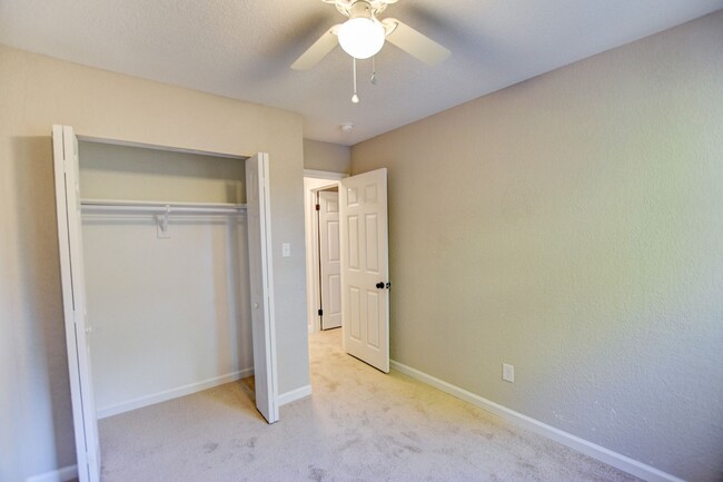 Foto del edificio - 2520 Longleaf Ct