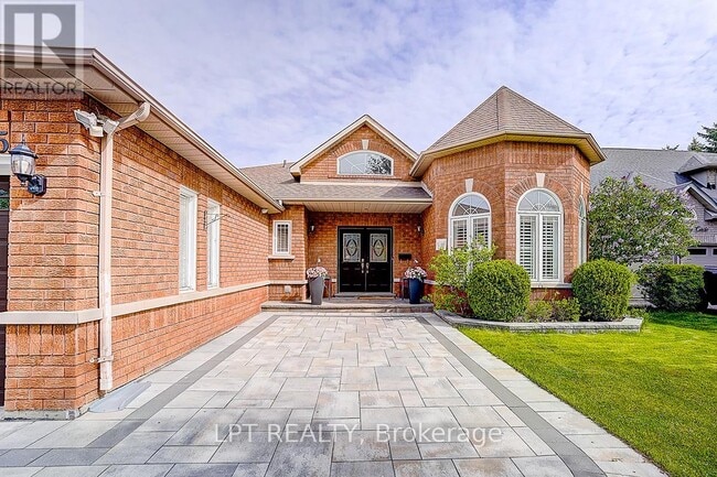 Building Photo - 585 Holgate Cir
