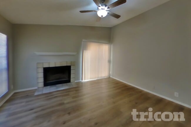 Building Photo - 14239 N 50th Dr