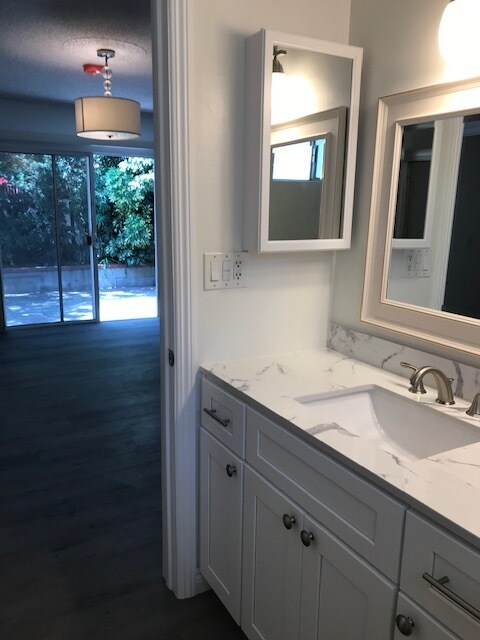 Building Photo - 3215 Velma Dr