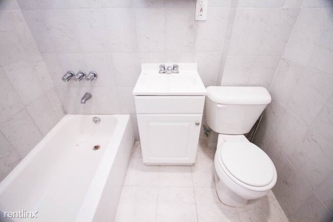 Building Photo - 2 br, 1 bath Apartment - 274 Irving Ave