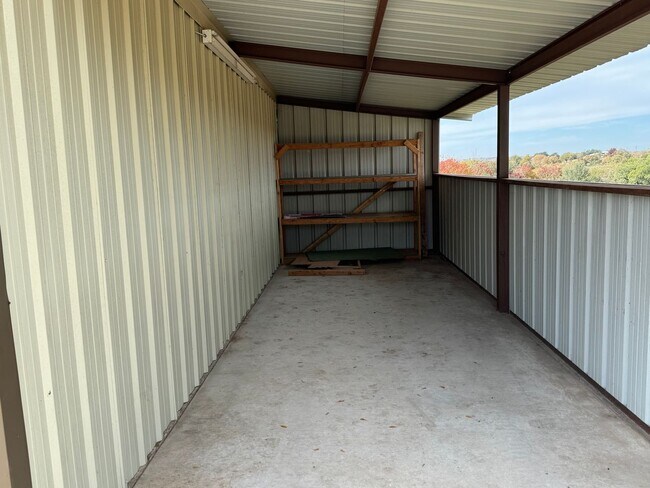 Foto del edificio - Water Included 4 Acres + METAL SHOP + Hors...