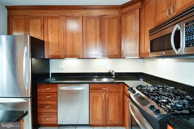 Foto del edificio - 8315 N Brook Ln