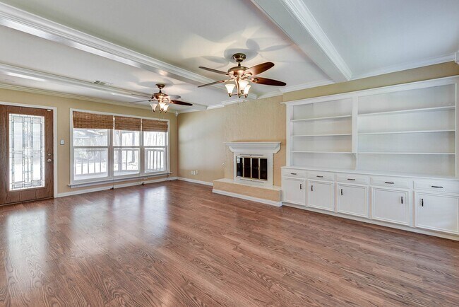 Foto del edificio - Beautiful 4 Bedroom Home!
