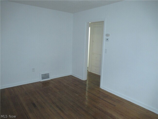 Foto del edificio - 1616 Douglas Rd