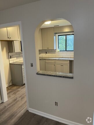 Building Photo - 938 Cold Spring Rd