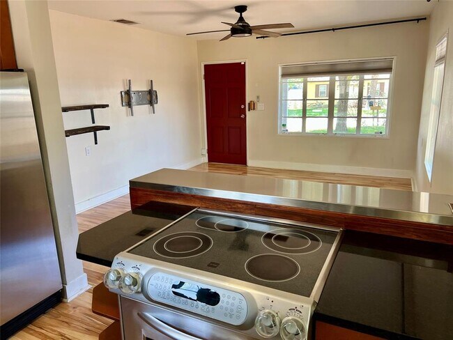 Foto del edificio - 412 W Croslin St