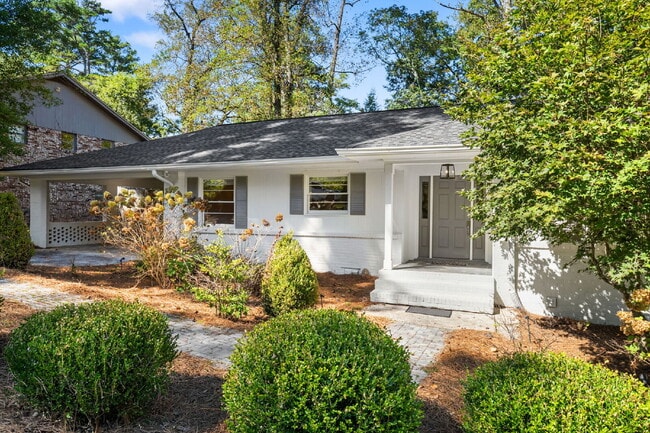 Foto del edificio - Move in before December 31st and get $100 OFF your rent for the first 3 months — PLUS a $250 Amaz...