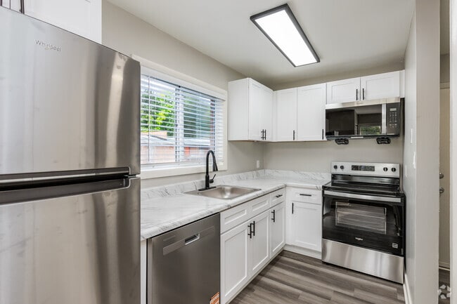 Interior Photo - Harborstone