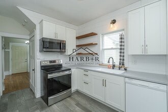 Building Photo - 20 11th Ave SE