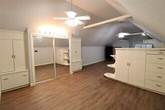 Building Photo - 1702 Cougar Creek