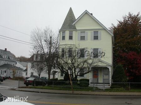 Building Photo - 2 br, 1 bath Apartment - 300 Main St