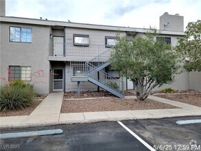 Building Photo - 2815 Blue Bonnet Dr