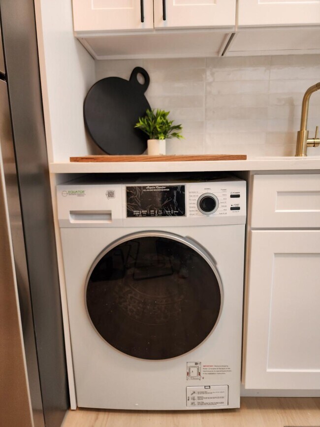 Lavadora-secadora de una sola unidad para lavar la ropa en casa! - 507 Weiher Court