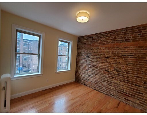 Building Photo - 25 Queensberry St
