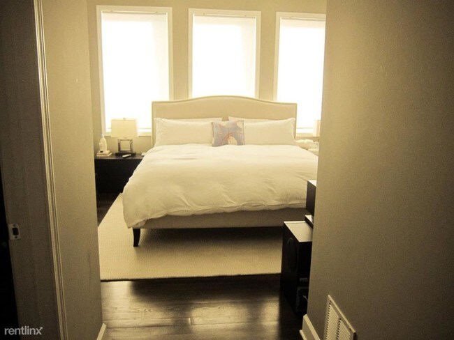 Foto del edificio - 2 br, 2 bath  - 2352 W Shakespeare Ave