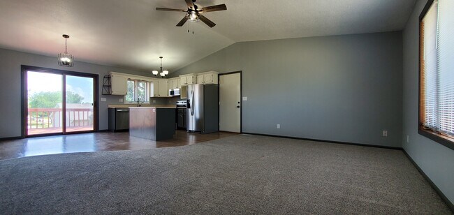 Foto del edificio - 3731 33rd Ave SW