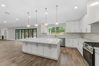 Building Photo - 8219 Wateka Cir