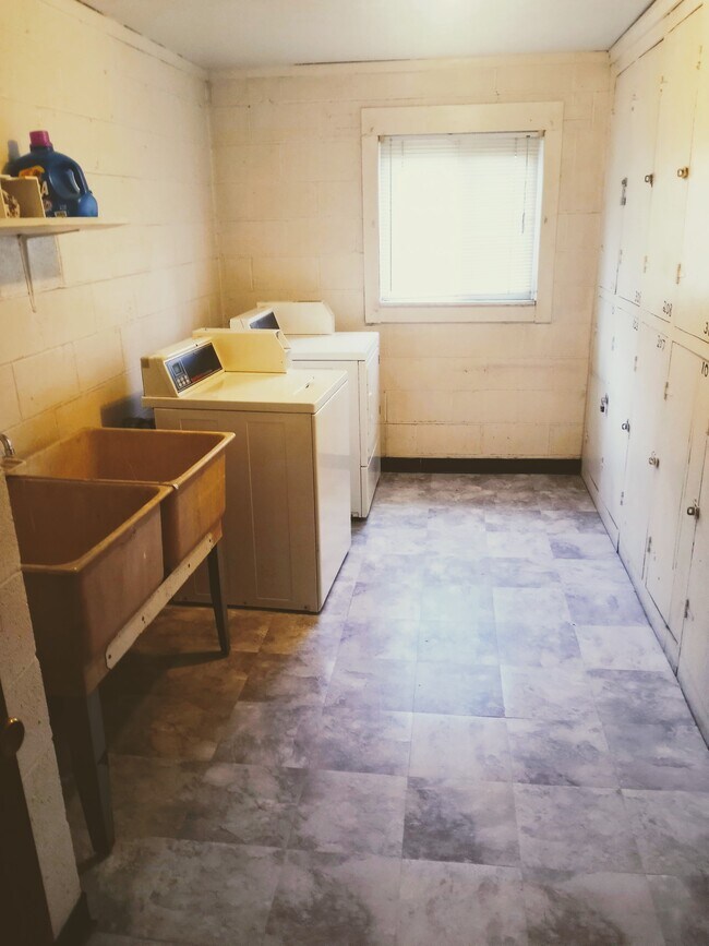 Packard House 1379 Mahoning Ave Warren, OH