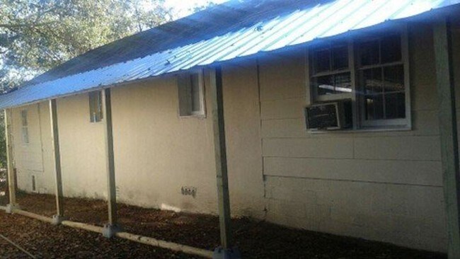 Building Photo - 115 Duplex Unit B Connally Cir