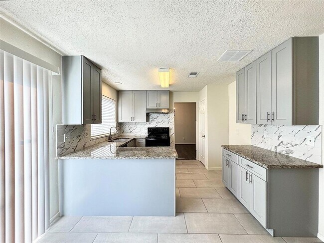 Building Photo - 3022 Flintwood Dr