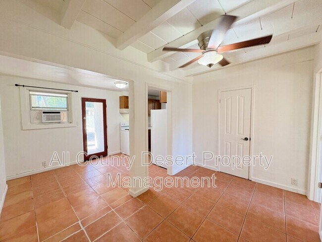 Foto del edificio - 44651 San Pascual Ave