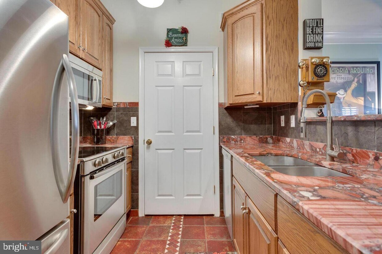 1570 Spring Gate Dr. Unit 7109, McLean, VA 22102 - Room for Rent in ...