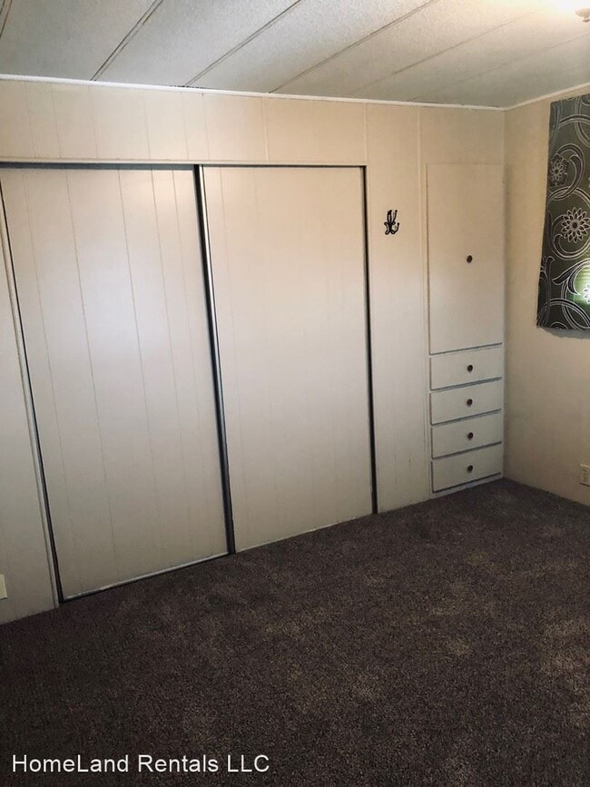 Building Photo - 2 br, 1 bath House - 200 W Griffith #2