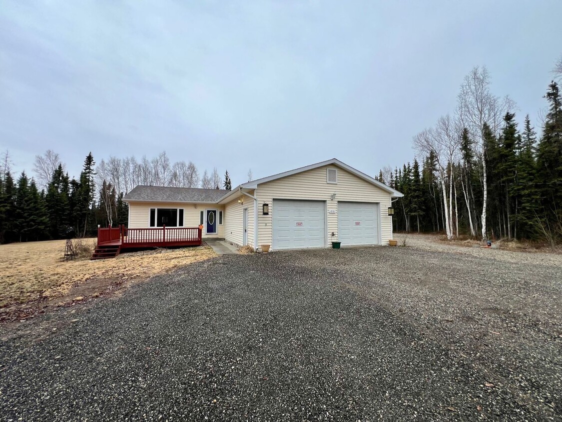 Foto principal - Charming 3-Bedroom Home / Pet Friendly / 2...