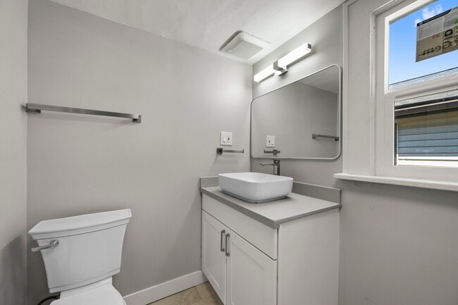 Building Photo - 4525 5th Ave NE