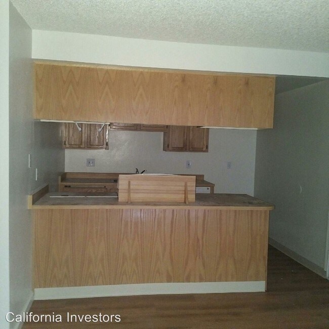 Building Photo - 6305-6309 Birdcage St