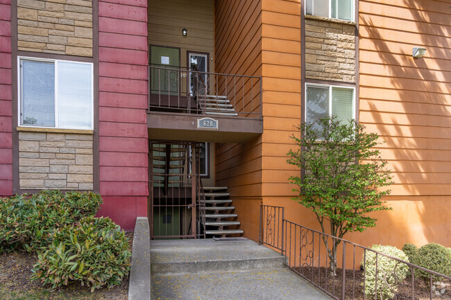 Entrada - Timber Ridge Apartments