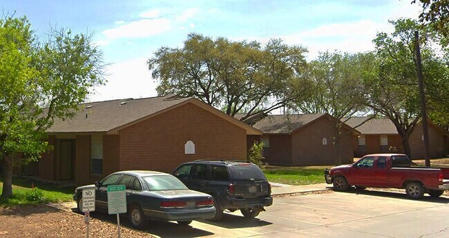 Foto del edificio - 606 E Kennedy Ave