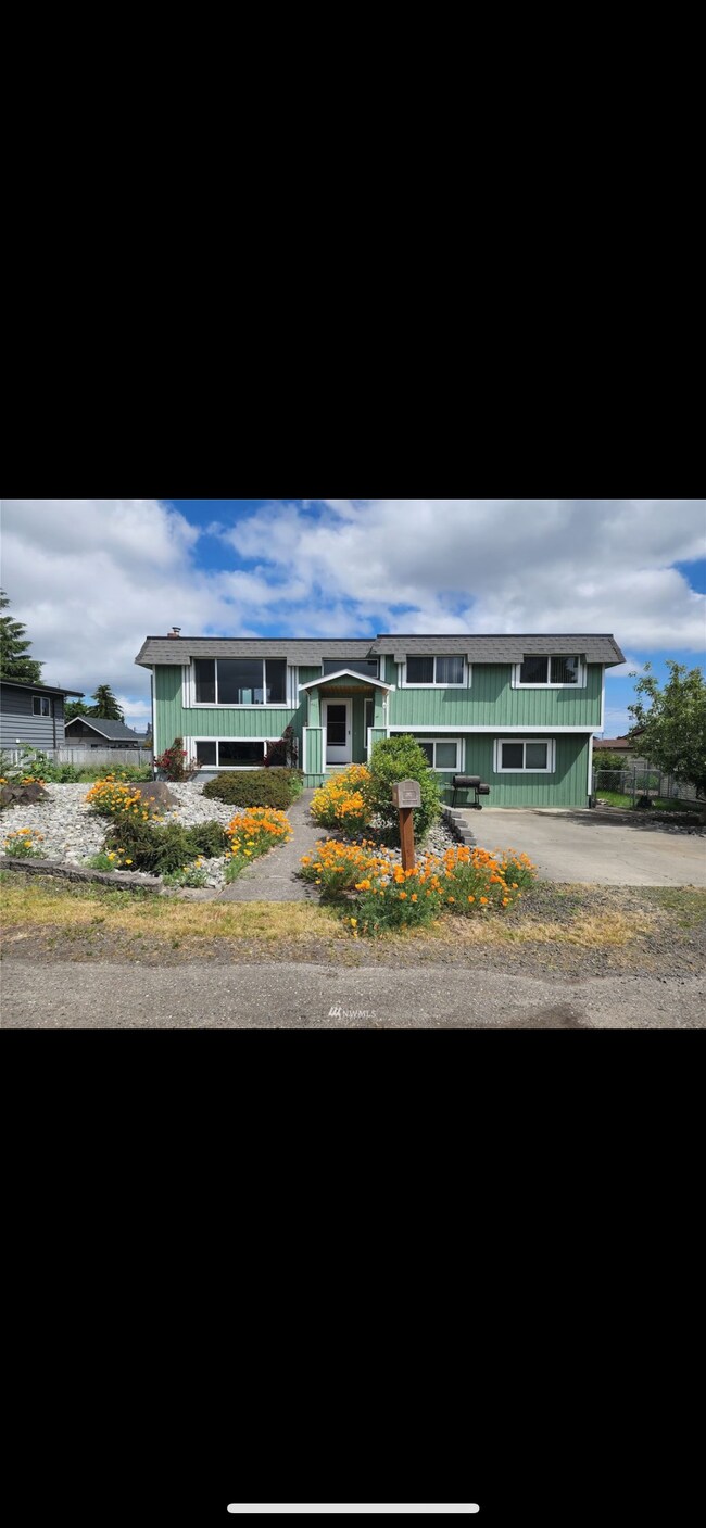 446 W Hemlock St, Sequim, WA 98382 House Rental in Sequim, WA