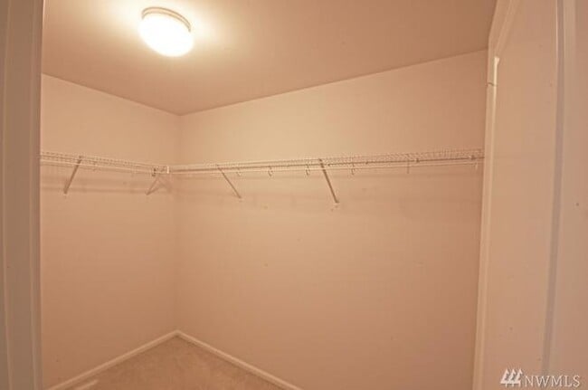 Building Photo - 15720 Manor Way
