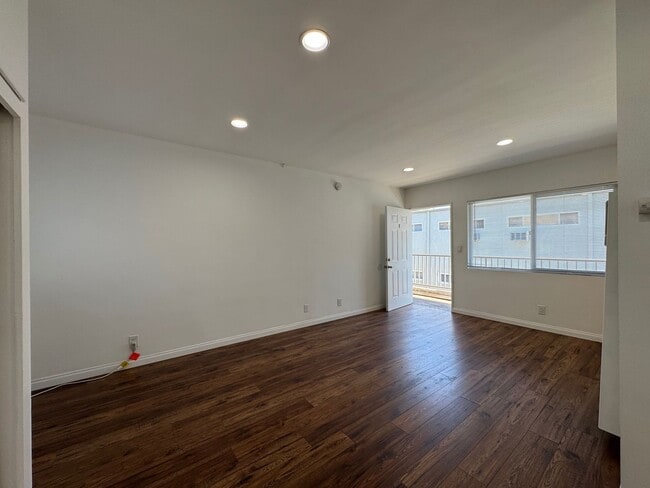 Interior Photo - 235 &amp; 237 W. Tujunga Ave.